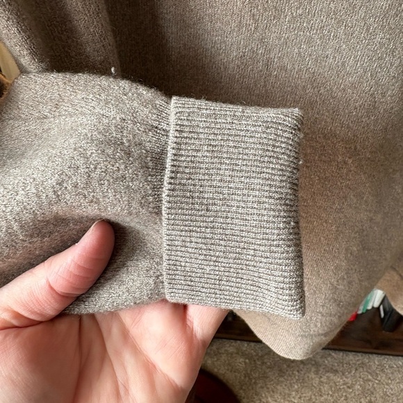 Franco Ziche Wool-Cashmere Blend Beige V-Neck Sweater (Made in Italy) - Picture 8 of 11